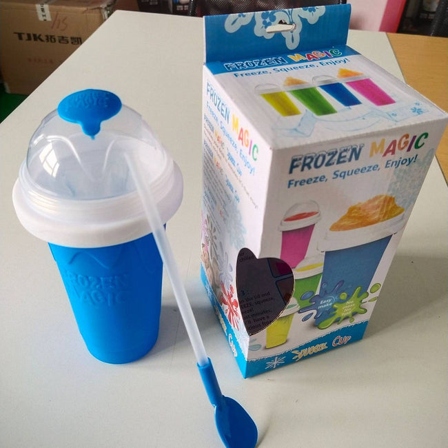 One Pinch Into An Slushy Cup, Shake The Smoothie Cup, And The Second Fast Cooling Cup Becomes A Pinch Cup. Hover Image