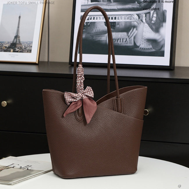 High-end Large-capacity Casual Fashion Shoulder Handbag Hover Image