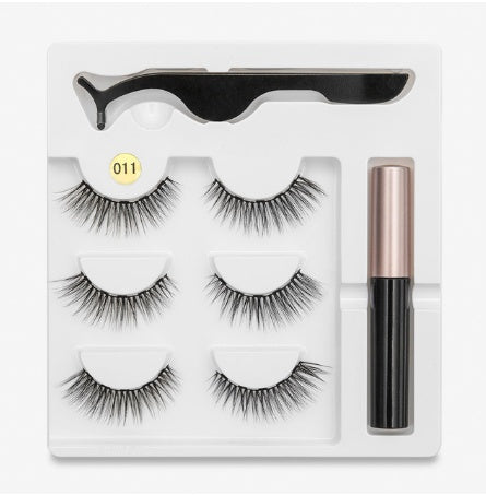 A Pair Of False Eyelashes With Magnets In Fashion Hover Image