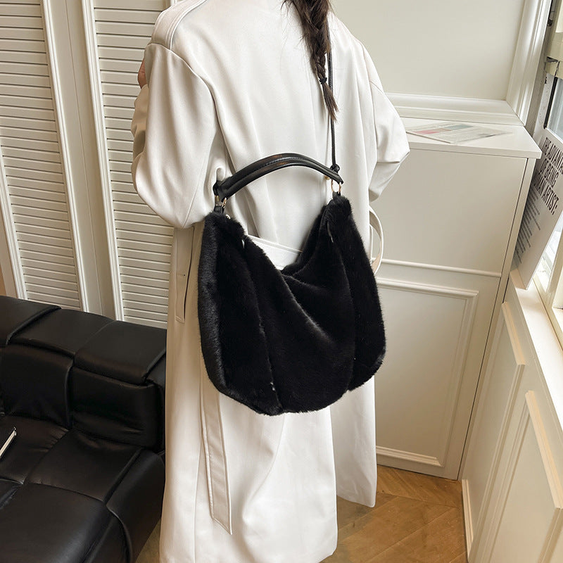 Commuter's All-matching One Shoulder Underarm Fur Bag