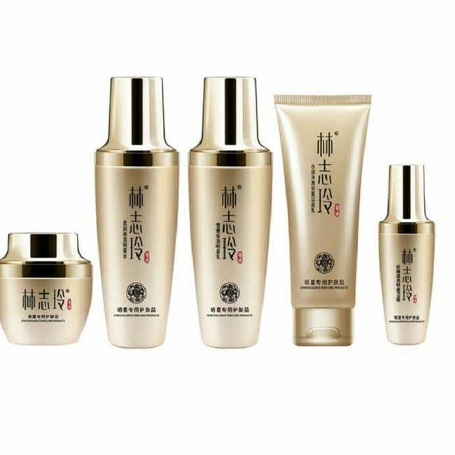 Moisturizing skin care set Hover Image