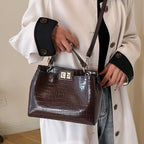 New Fashion Minority Design Retro Handbag Shoulder Western Style Messenger Bag