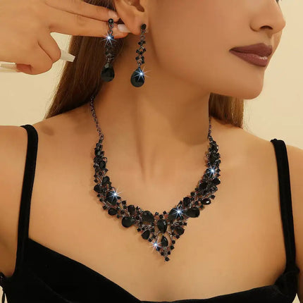 Elegant Black Crystal Necklace And Earrings Set 3 Pcs