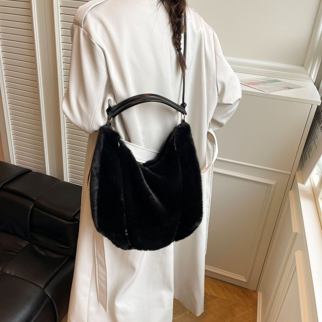 Commuter's All-matching One Shoulder Underarm Fur Bag