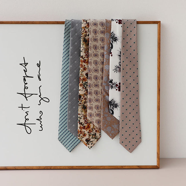 Korean Style Retro Light Color Hong Kong Style Tie Hover Image