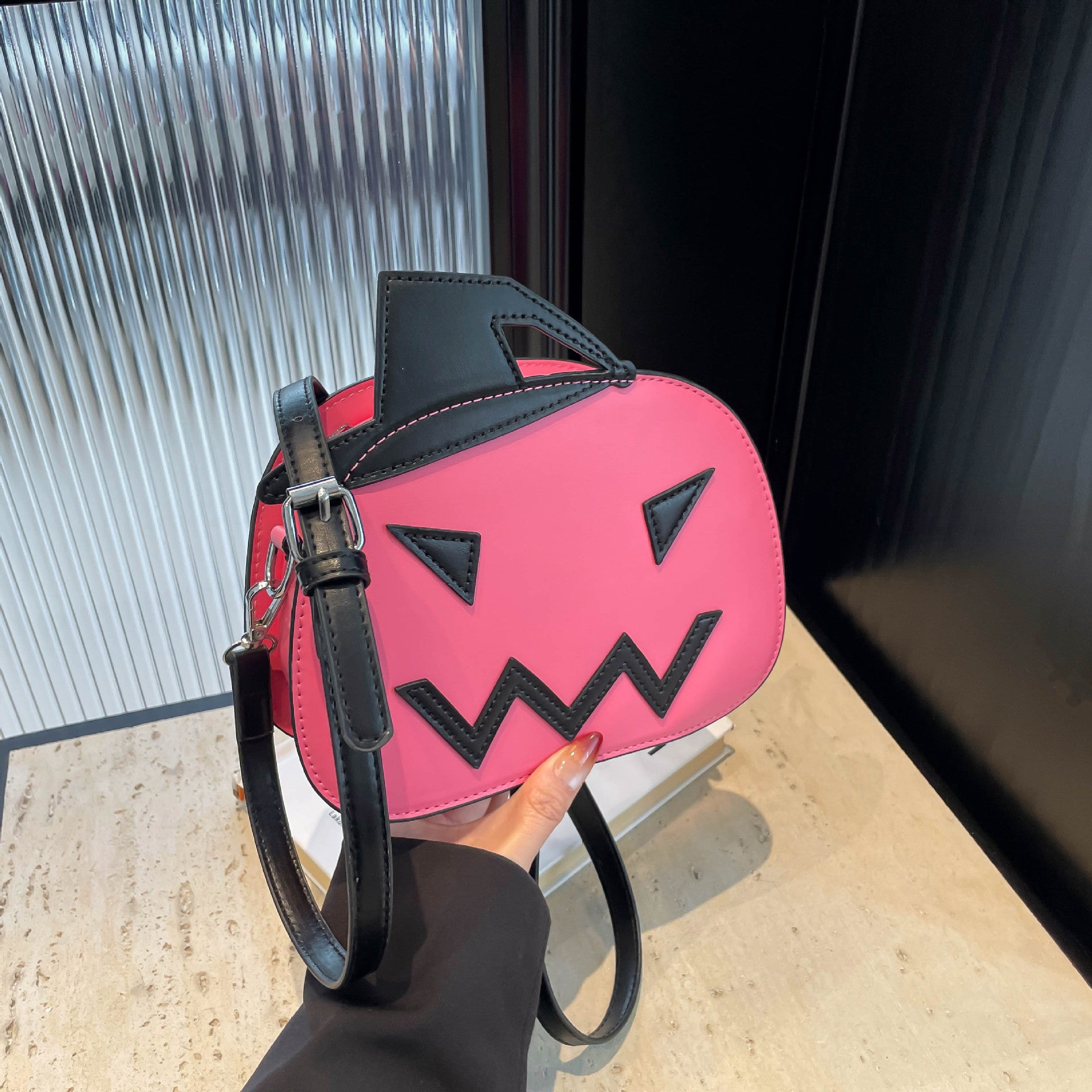 Women's Fashion Handheld Versatile Shoulder Bag