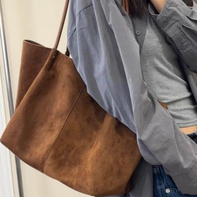 Commuter Retro Large Capacity Autumn And Winter Portable Tote Bag Hover Image