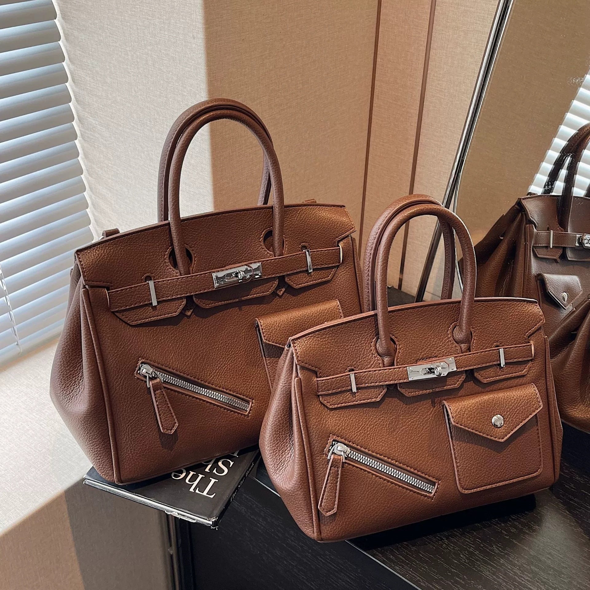 High-quality Retro Large Capacity Bag